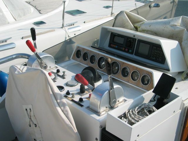 Akhir 16.50builder: Cantieri di Pisa