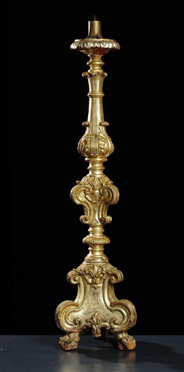 Candeliere in legno intagliato e dorato a mecca, inizio XIX secolo  - Auction Antiquariato, Argenti e Dipinti Antichi - Cambi Casa d'Aste