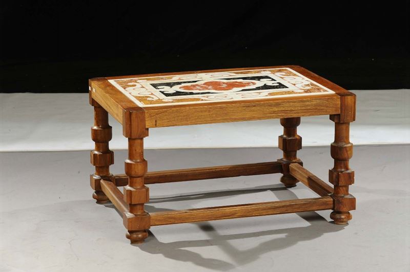 Tavolino con piano in marmo incassato ed intarsiato, XIX secolo  - Auction Antiquariato, Argenti e Dipinti Antichi - Cambi Casa d'Aste