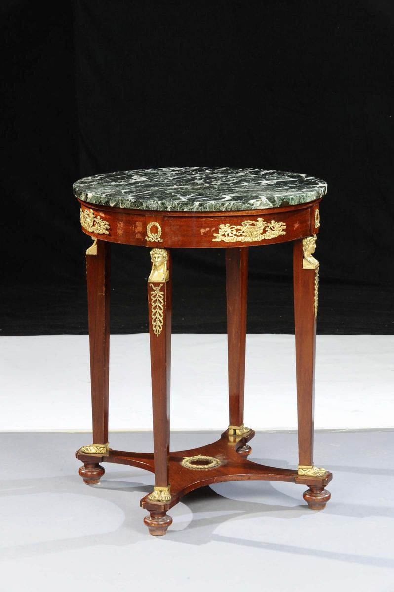 Tavolino circolare Napoleone III, XIX secolo  - Auction Antiquariato, Argenti e Dipinti Antichi - Cambi Casa d'Aste