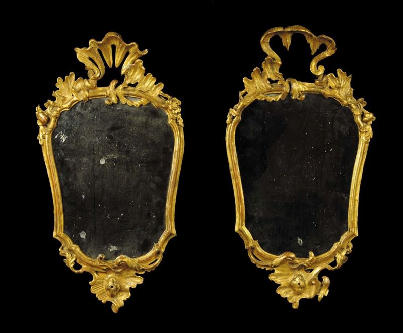 Due di ventoline diverse in legno intagliato e dorato, XVIII secolo  - Asta Antiquariato, Argenti e Dipinti Antichi - Cambi Casa d'Aste