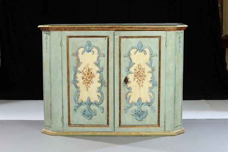 Credenza a due ante in legno laccato, XVIII-XIX secolo  - Auction Antiquariato, Argenti e Dipinti Antichi - Cambi Casa d'Aste