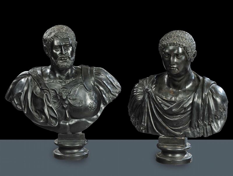 Coppia di grandi busti maschili in bronzo a patina scura vestiti allÕantica, XIX secolo  - Asta Antiquariato, Argenti e Dipinti Antichi - Cambi Casa d'Aste
