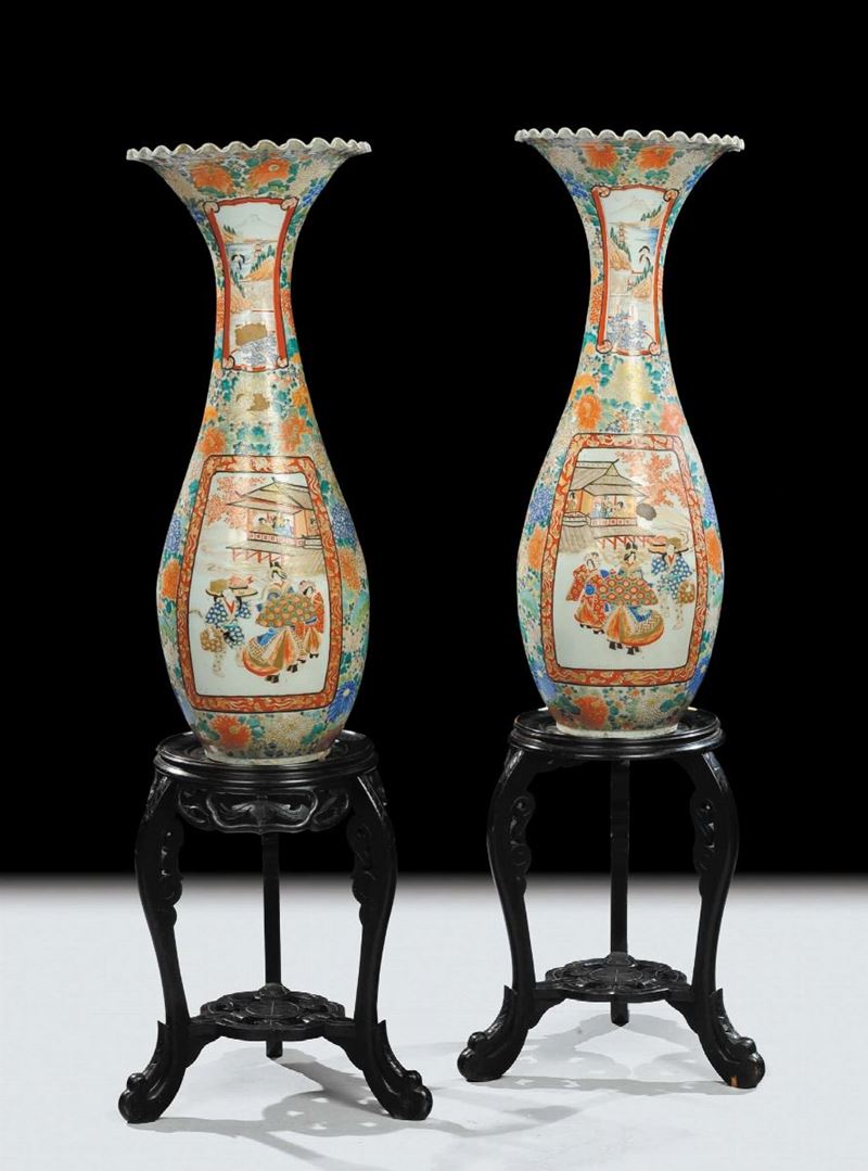 Coppia di vasi Imari in porcellana policroma, fine XIX secolo  - Asta Arte Orientale - Cambi Casa d'Aste