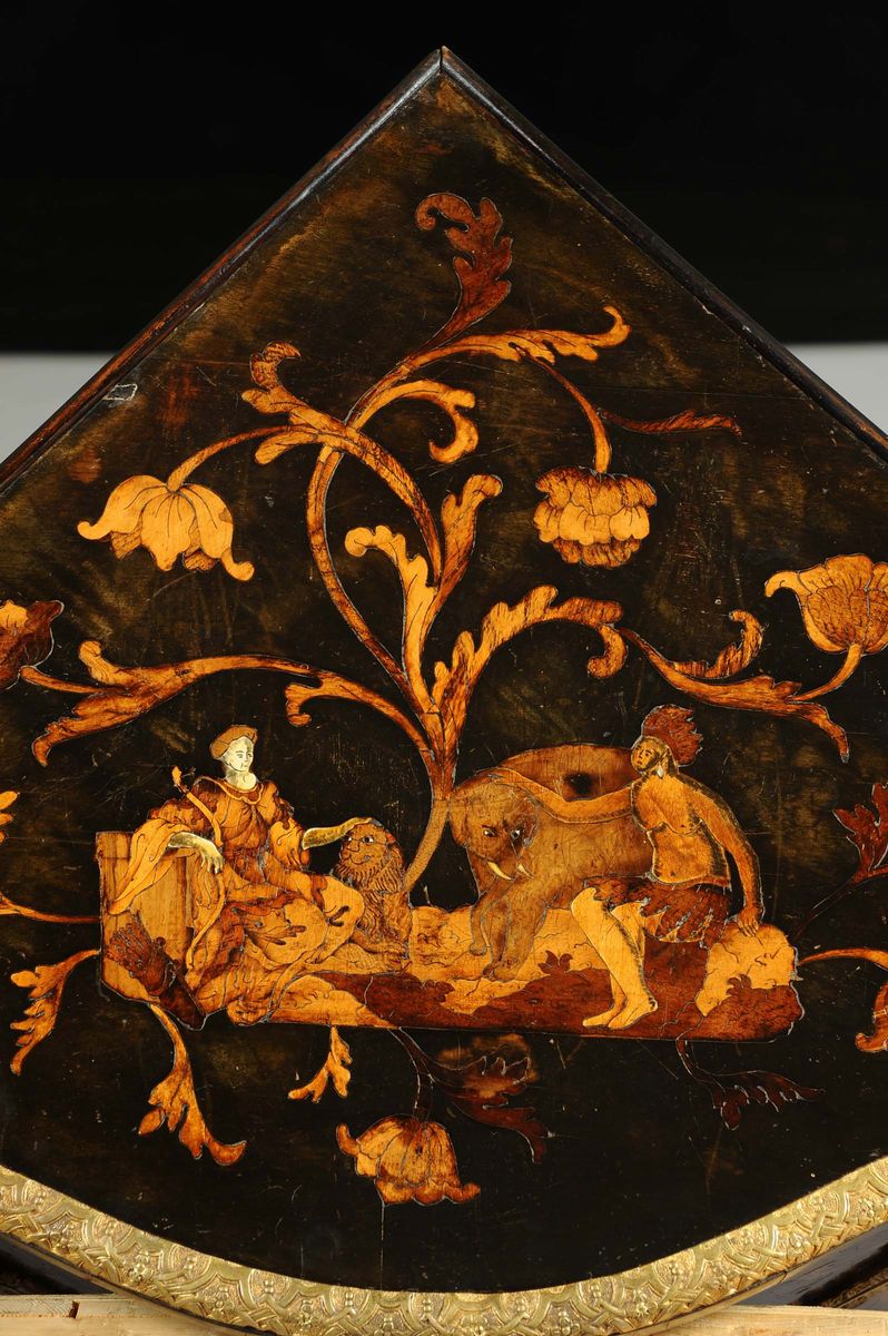 Coppia di Angoliere Ad un'anta in Legno Ebanizzato ed Intarsiato, Francia XVIII Secolo