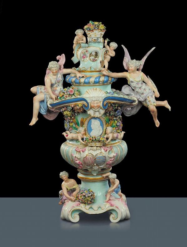 Grande vaso in porcellana di Meissen di forma neoclassica, XIX secolo