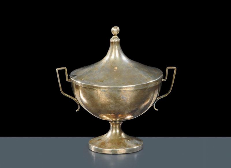 Tazza da puerpera biansata in argento, Roma inizi XIX secolo  - Asta Antiquariato, Argenti e Dipinti Antichi - Cambi Casa d'Aste