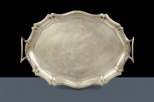 Vassoio in argento sagomato a due manici, Firenze XVIII secolo