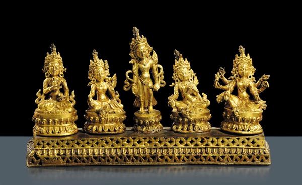 Gruppo di cinque piccole divinità dorate, Nepal fine XVIII secolo