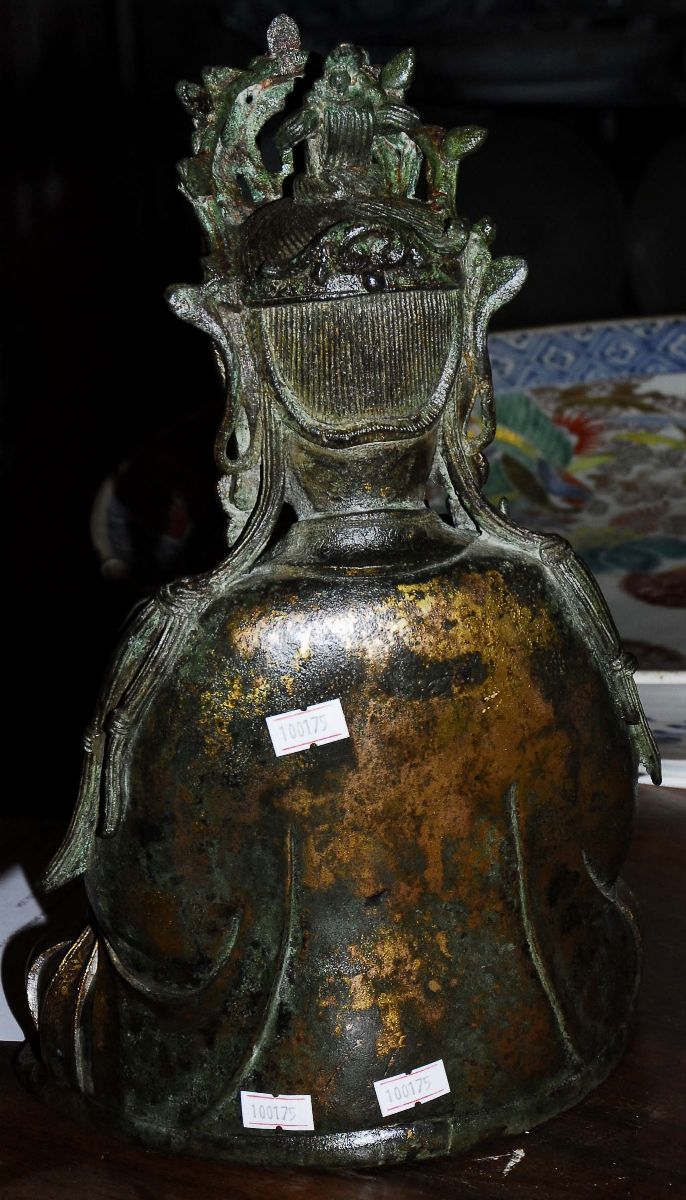 Grande Figura di Lokesvara in Bronzo Dorato, Cina Dinastia Ming, XVI-XVII Secolo