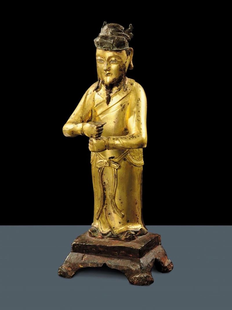 Figura di dignitario cinese in bronzo dorato, Cina XVII-XVIII secolo  - Asta Arte Orientale - Cambi Casa d'Aste