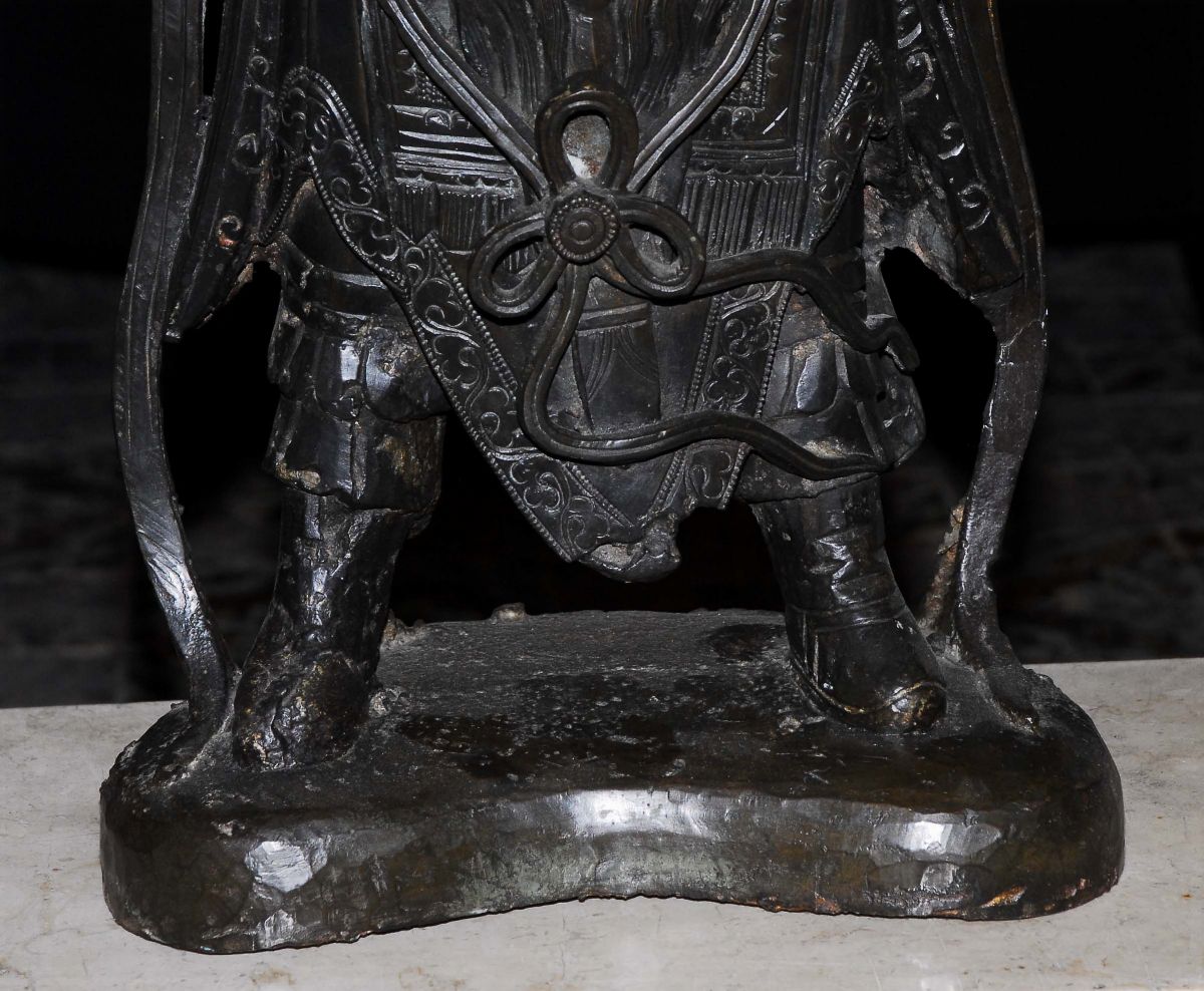 Grande Statua in Bronzo Raffigurante Dio Cinese della Guerra e Protettore della Casa, Riferibile ...