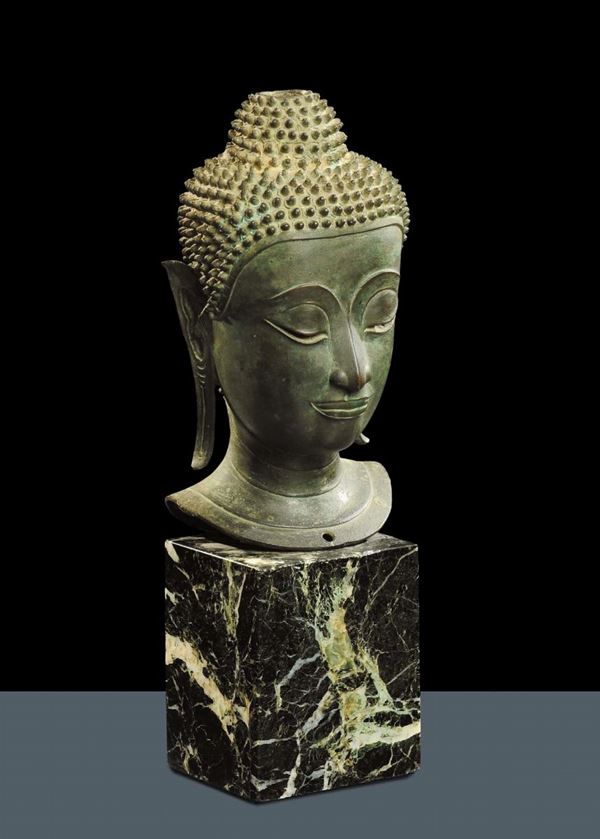 Piccola testa del Buddha in bronzo, Thailandia epoca Ayudhya XVI-XVII secolo