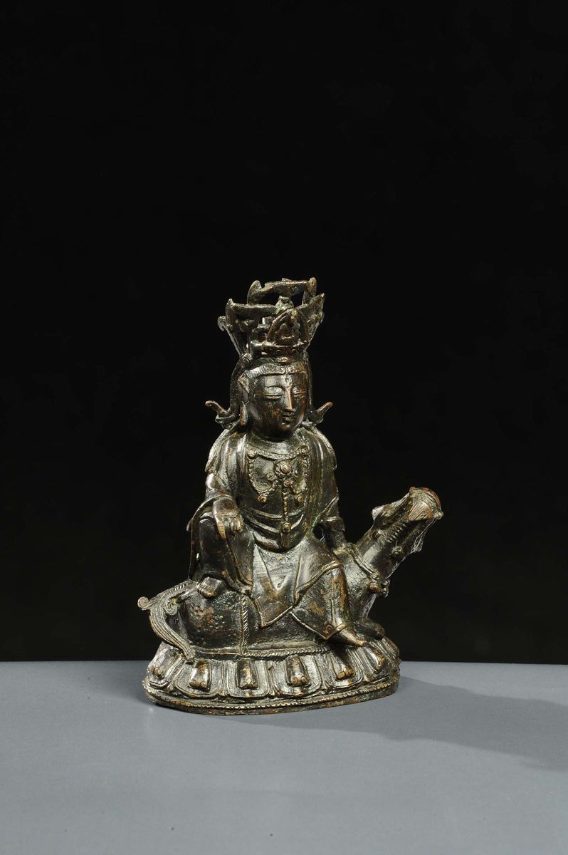 Figura di Bodhisattva in Bronzo a Patina Scura