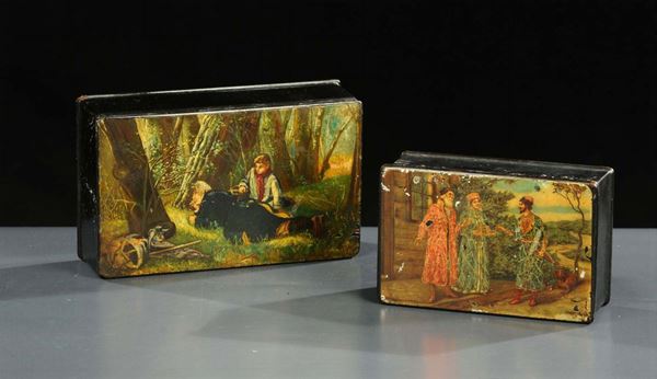 Due scatole diverse in legno laccato in policromia, XX secolo