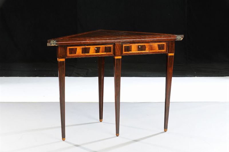 Tavolino Luigi XVI da gioco intarsiato e filettato in legni pregiati, Genova XVIII secolo  - Asta Antiquariato, Argenti e Dipinti Antichi - Cambi Casa d'Aste