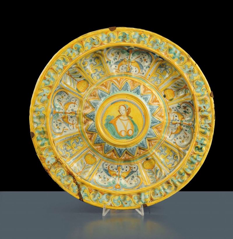 Piatto in ceramica, Deruta inizio XVII secolo  - Asta Antiquariato, Argenti e Dipinti Antichi - Cambi Casa d'Aste