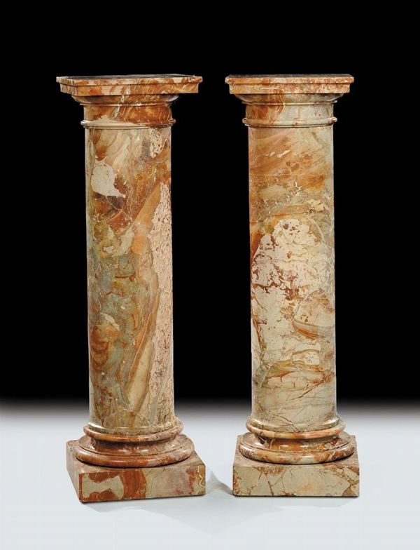 Coppia di colonne in marmo rosso con capitelli, XIX secolo
