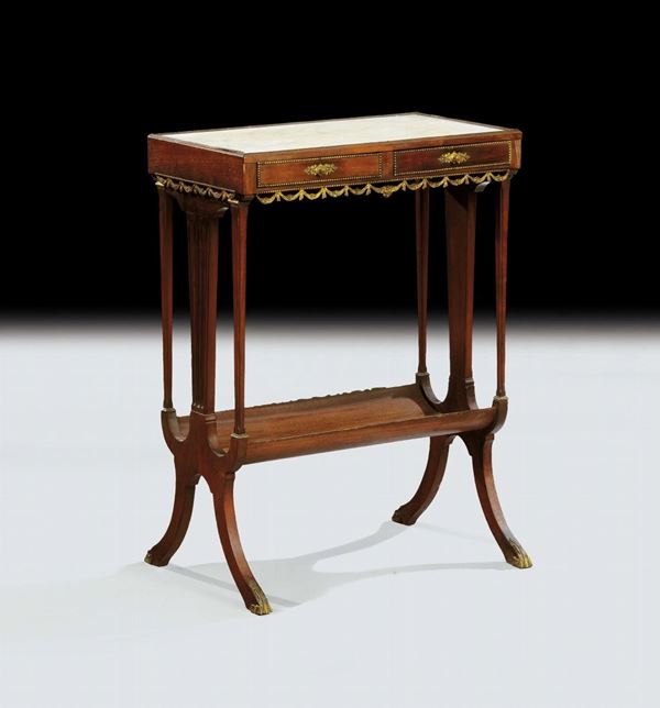 Tavolino a due cassetti con applicazioni di bronzi dorati, XIX secolo