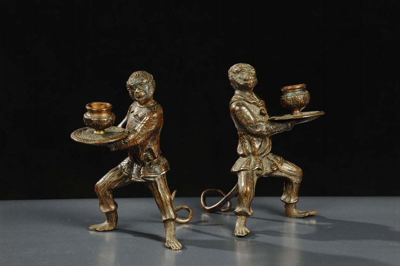 Coppia di portacandele in bronzo brunito, XIX secolo  - Auction Antiquariato, Argenti e Dipinti Antichi - Cambi Casa d'Aste