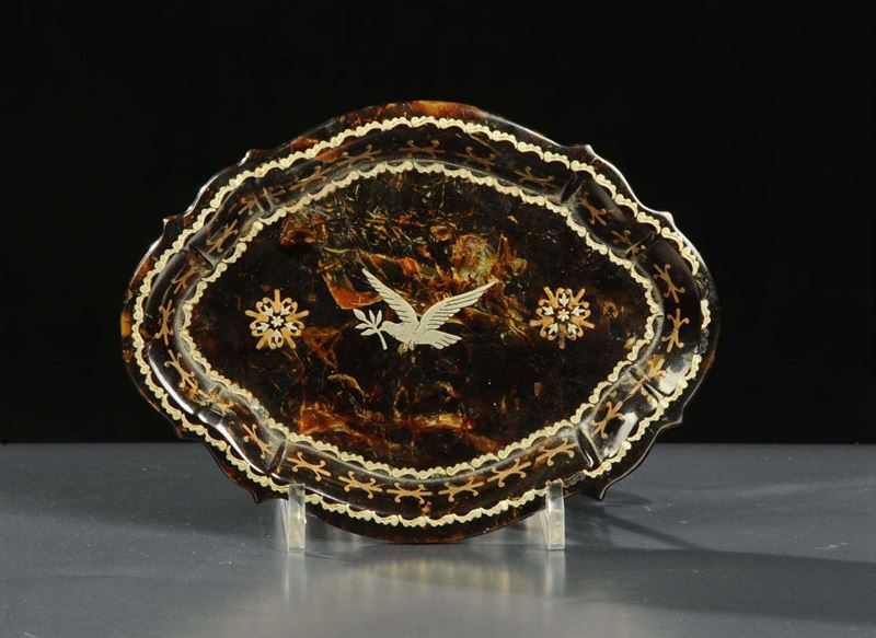 Vassoietto in tartaruga, inizio XX secolo  - Asta Antiquariato, Argenti e Dipinti Antichi - Cambi Casa d'Aste