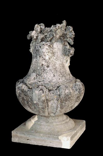 Coppia di Vasi Bacellati in Pietra, XVIII Secolo