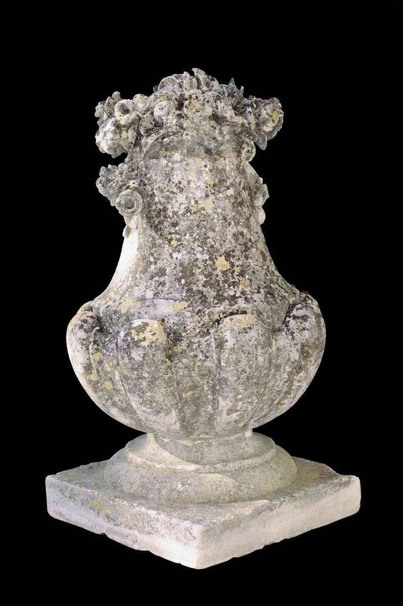 Coppia di Vasi Bacellati in Pietra, XVIII Secolo