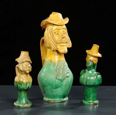 Tre Brocche Antropomorfe con Babbaluti in Terracotta Seminaria, Fine XIX Inizio XX Secolo