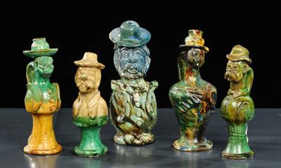 Cinque Piccole Brocche Antropomorfe con Babbaluti in Terracotta Seminaria, Fine XIX Inizio XX Sec...