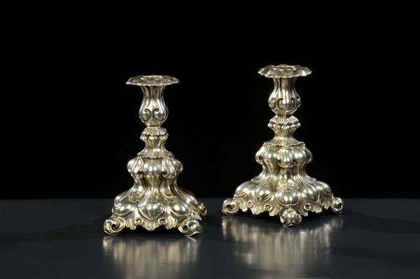 Coppia candelieri argento sbalzato, Svezia XX secolo