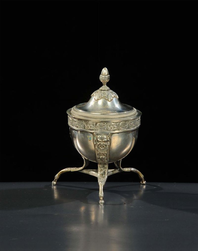Zuccheriera tripode in argento con corpo globulare, punzoni Lombardo-Veneti  - Asta Antiquariato, Argenti e Dipinti Antichi - Cambi Casa d'Aste