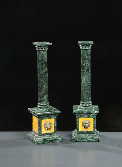 Coppia di Colonne in Marmo Verde e Giallo con Teste Leonine in Argento, XIX Secolo