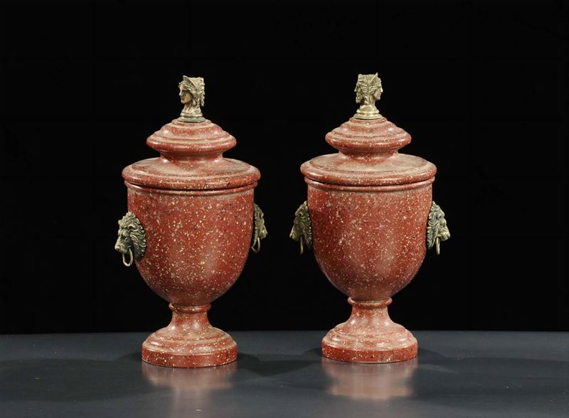 Coppia di vasi in legno a finto porfido con applicazioni in argento  - Asta Asta OnLine 12-2011 - Cambi Casa d'Aste