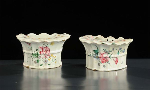 Coppia di fioriere in ceramica, Francia XVIII secolo