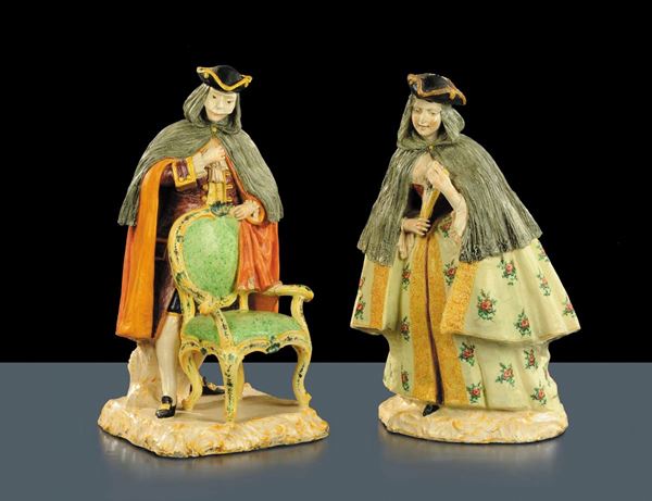 Coppia di statue in ceramica raffiguranti personaggi veneziani, inizio XIX secolo
