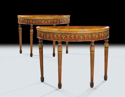 Coppia di Console a Demi-lune in Legno Intagliato e Laccato, XIX Secolo