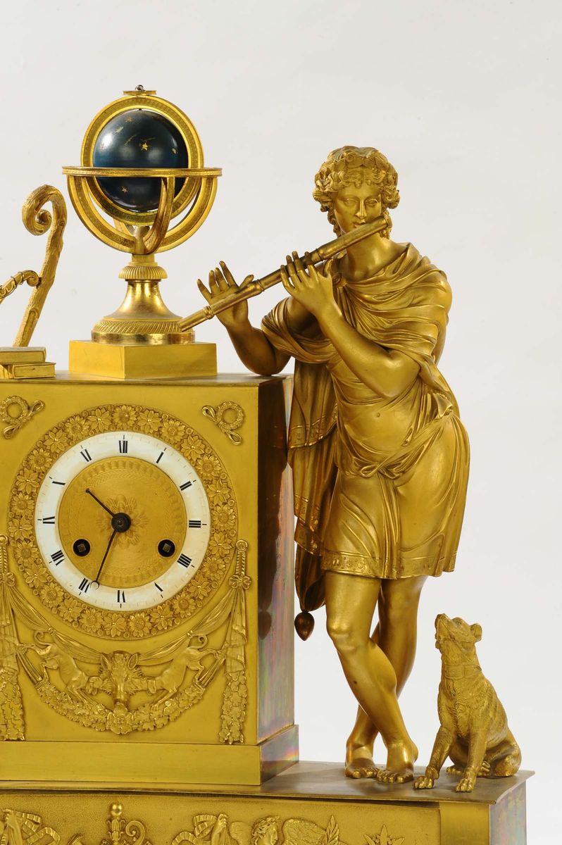 Pendola in Bronzo Dorato Raffigurante Apollo e Allegoria della Musica, Francia 1820 Circa