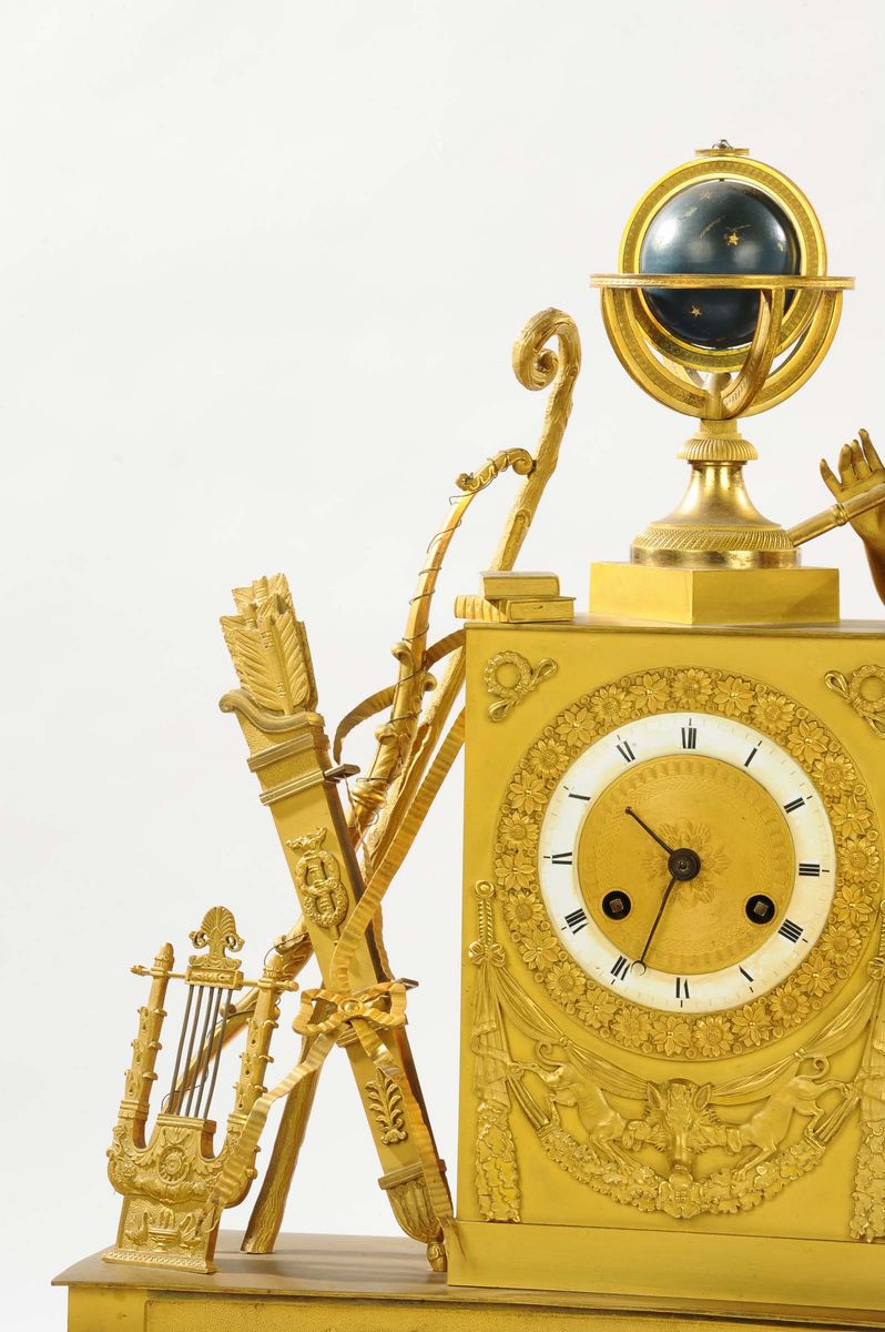 Pendola in Bronzo Dorato Raffigurante Apollo e Allegoria della Musica, Francia 1820 Circa