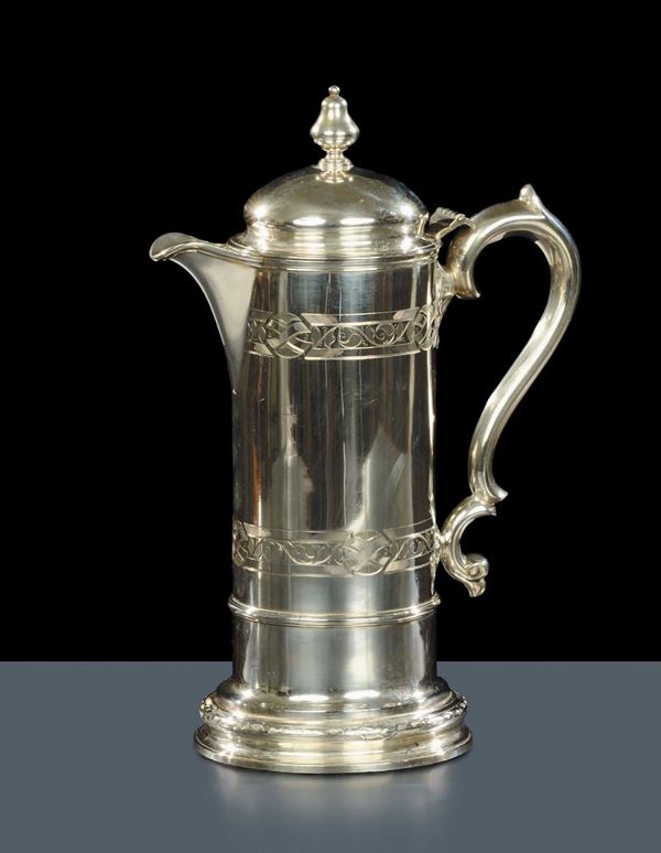 Brocca in argento con decoro inciso, Inghilterra XIX secolo