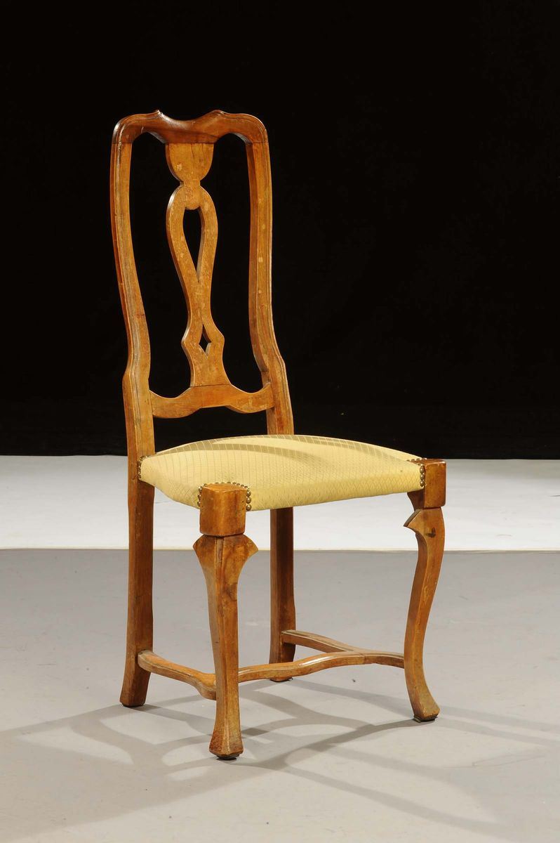 Sedia in noce con seduta imbottita, inizio XX secolo  - Asta Antiquariato, Argenti e Dipinti Antichi - Cambi Casa d'Aste