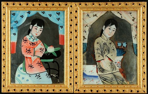 Coppia di dipinti su specchio raffiguranti bambine, Cina XX secolo