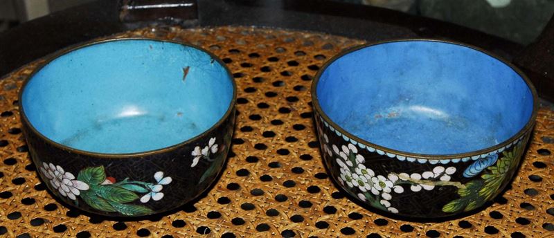 Coppia di ciotoline in smalti cloisonn, Cina XX secolo  - Auction Antiquariato, Argenti e Dipinti Antichi - Cambi Casa d'Aste