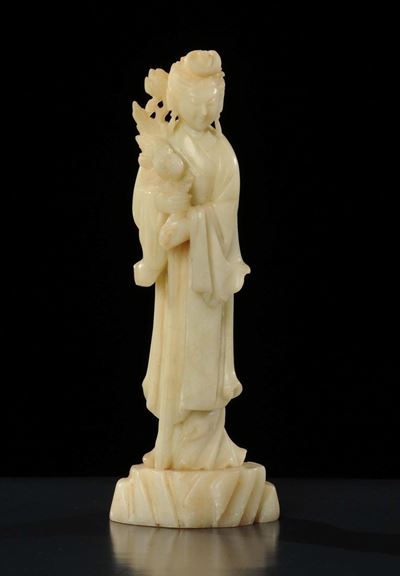 Statuetta Raffigurante Personaggio Orientale in Resina