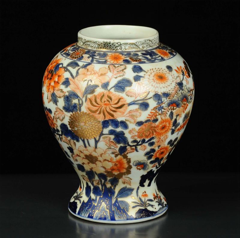 Vaso Imari in porcellana, XX secolo  - Auction Oriental Art - Cambi Casa d'Aste