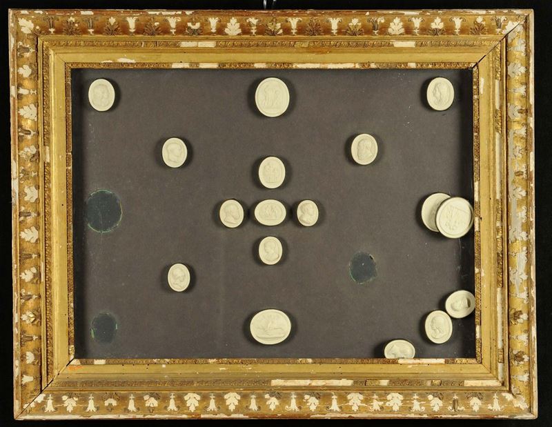 Insieme di medaglioni scolpiti a bassorilievo  - Auction Antique and Old Masters - Cambi Casa d'Aste