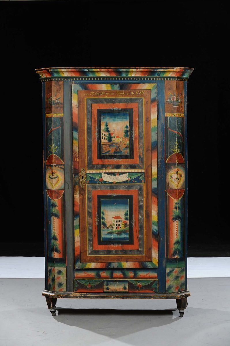 Armadio in legno laccato in policromia. Arte Tirolese, XIX secolo  - Auction Antiquariato, Argenti e Dipinti Antichi - Cambi Casa d'Aste