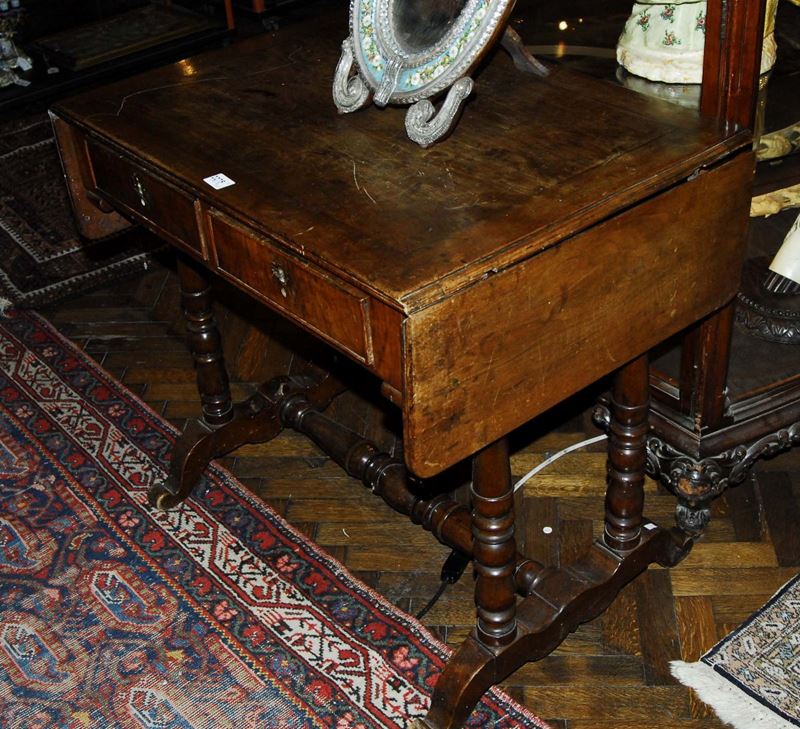 Tavolo scrittoio a bandelle, XIX secolo  - Asta Antiquariato, Argenti e Dipinti Antichi - Cambi Casa d'Aste