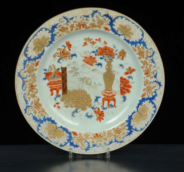 Piatto Imari blu e oro, XVIII secolo