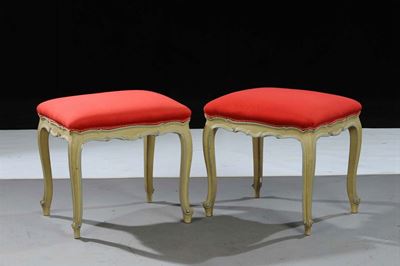 Coppia di Sgabelli Laccati in Stile Piemontese