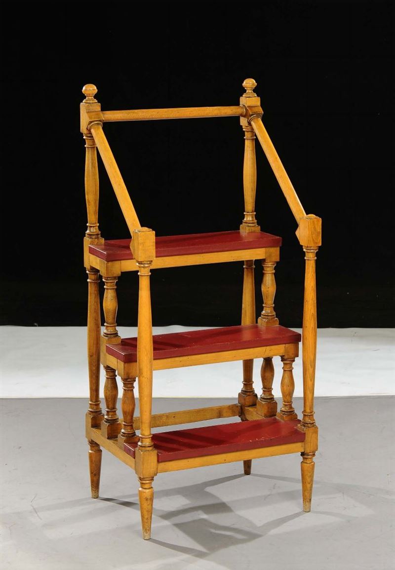 Scaletta da biblioteca in faggio, XIX secolo  - Auction Antiquariato, Argenti e Dipinti Antichi - Cambi Casa d'Aste
